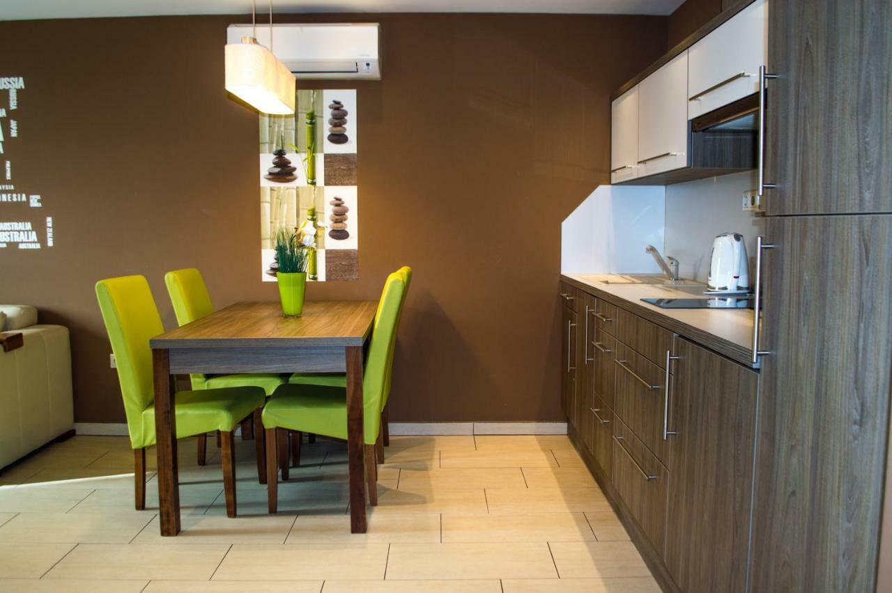 Appartement Platina Apartman à Sárvár Extérieur photo