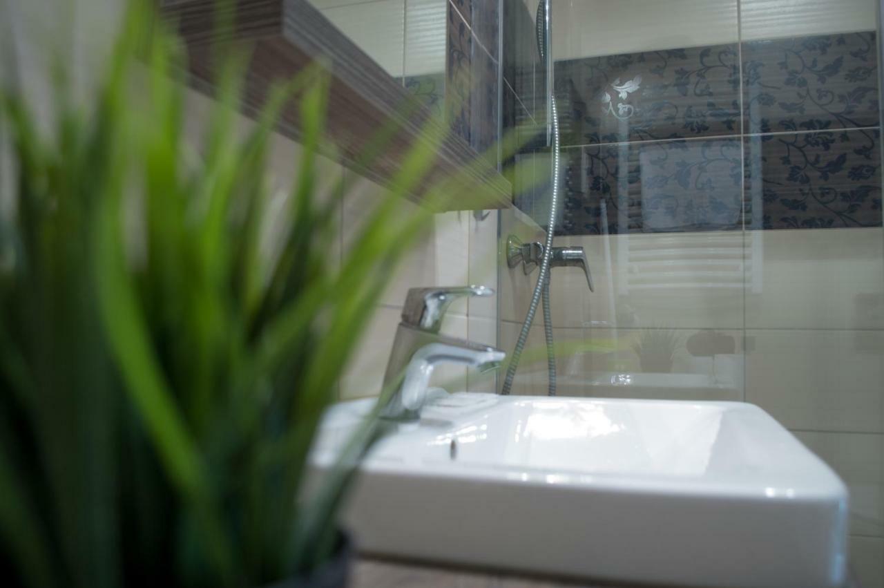 Appartement Platina Apartman à Sárvár Extérieur photo